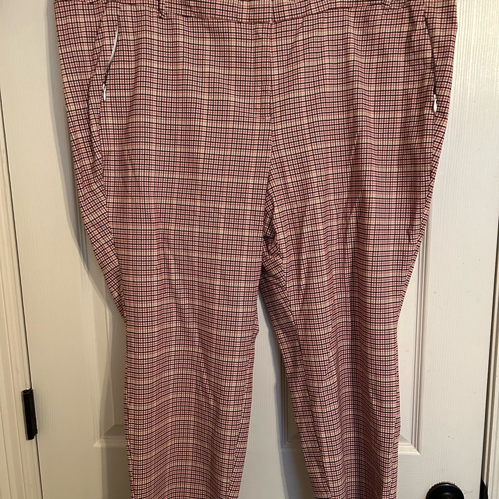 Lane Bryant Woman’s Plaid Pixie Style Pants Size 26p